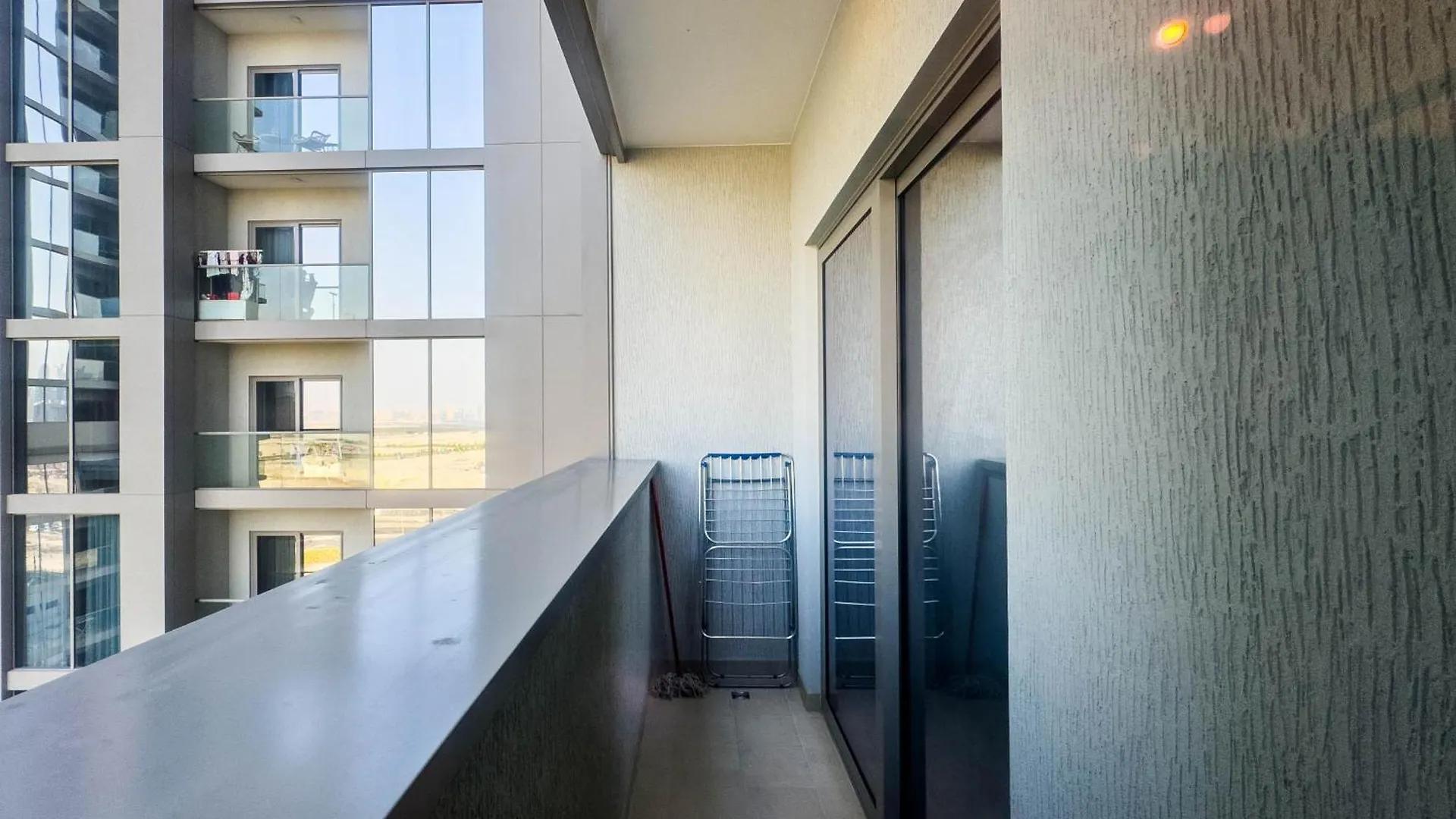 Pet Free 1Br With Balcony Pool Gym Near Downtown Apartment Dubai